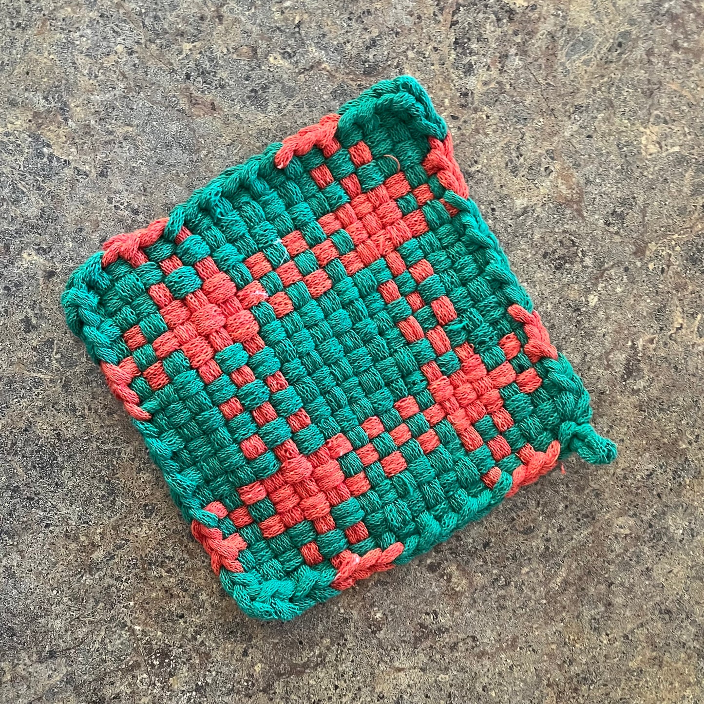 Green and Red Pot Holder