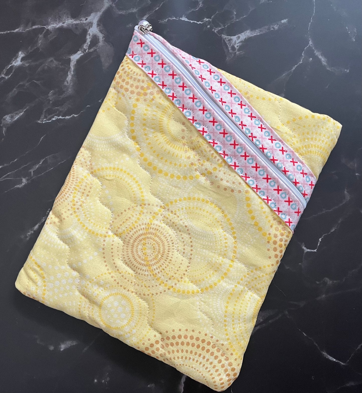 Spiral Shimmer Book Sleeve - Medium
