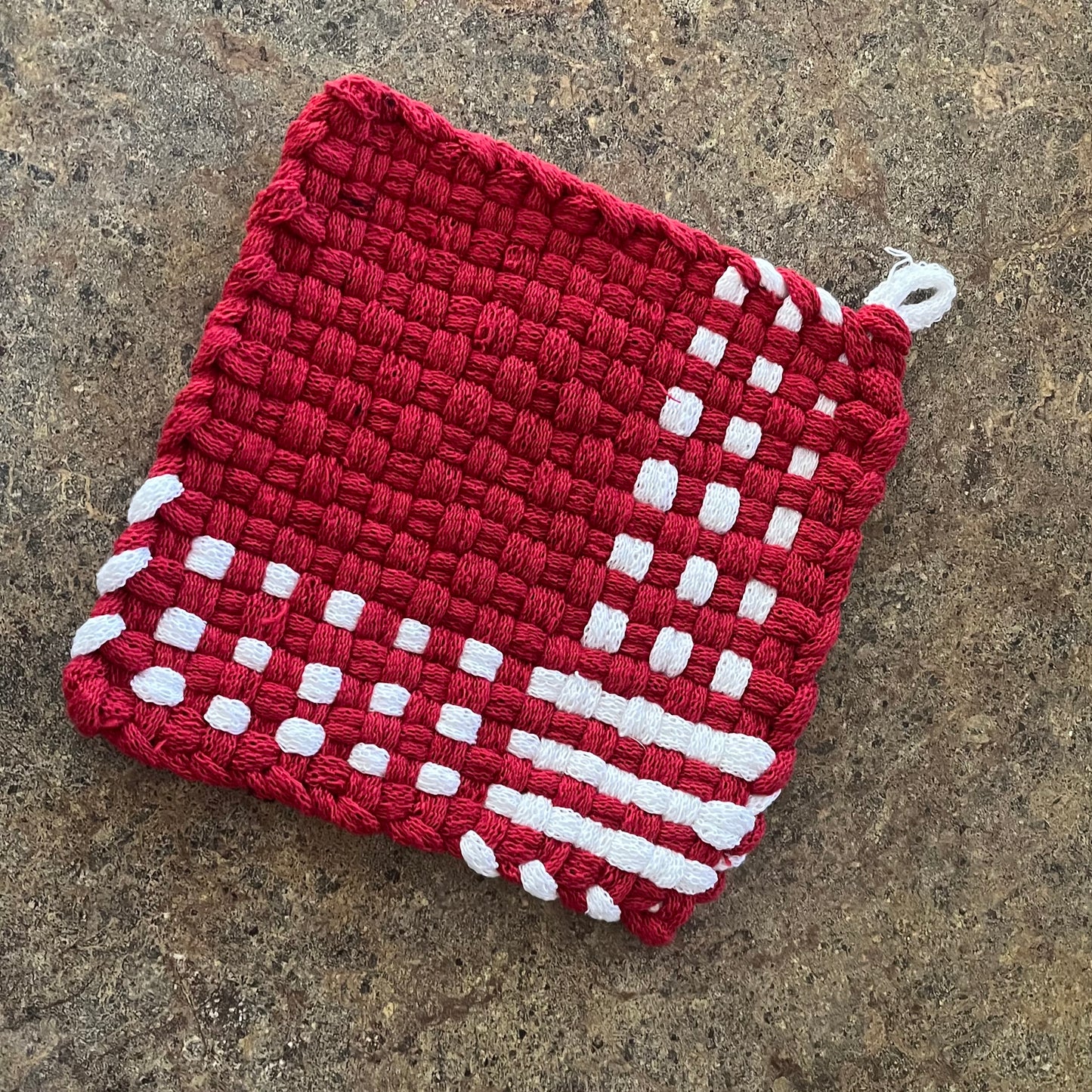 Red and White Pot Holder