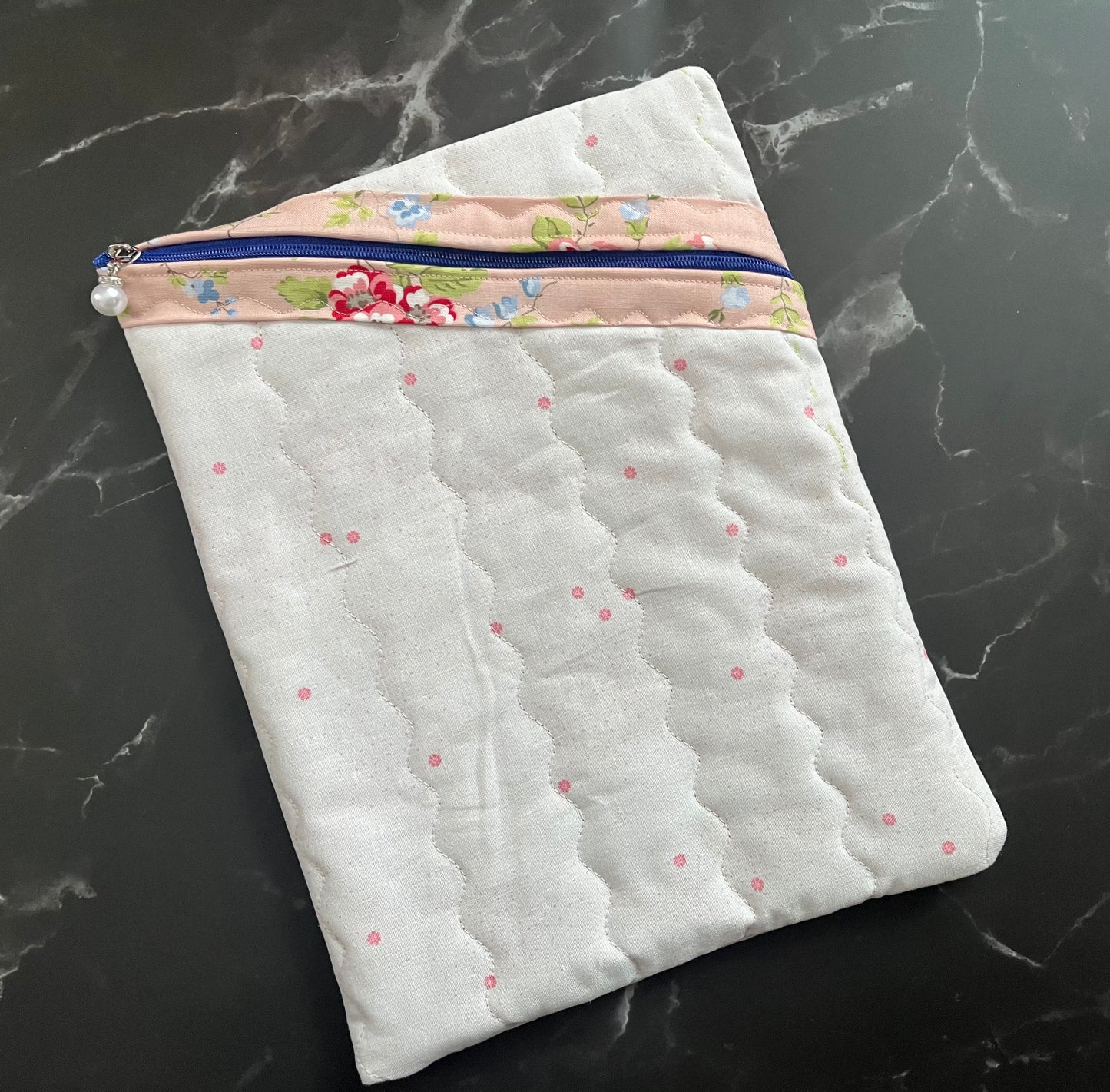 Daisies on White Book Sleeve - Large